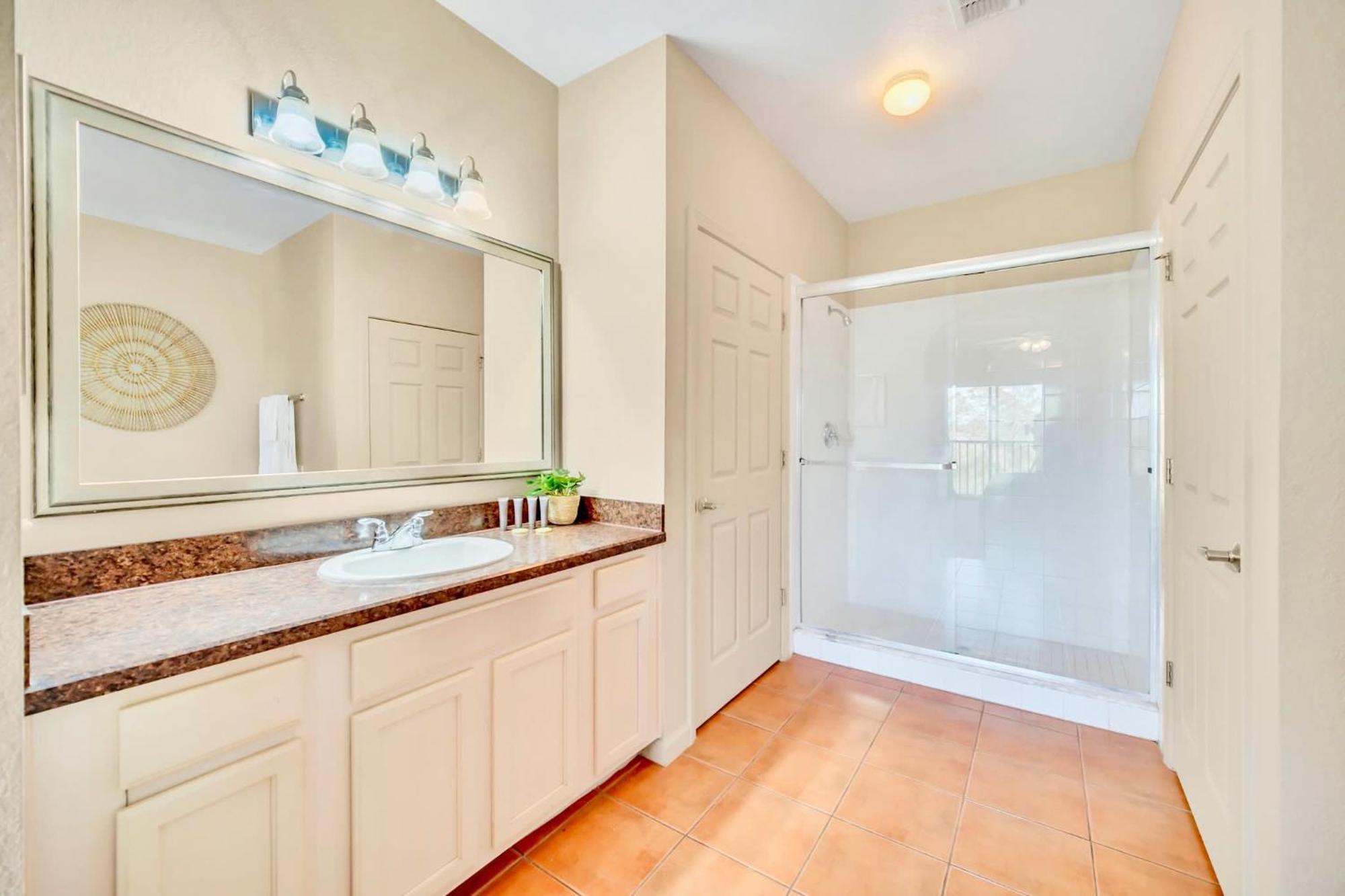 Stunning 2Br Condo With Hot Tub And Pool, Near Disney! أورلاندو المظهر الخارجي الصورة