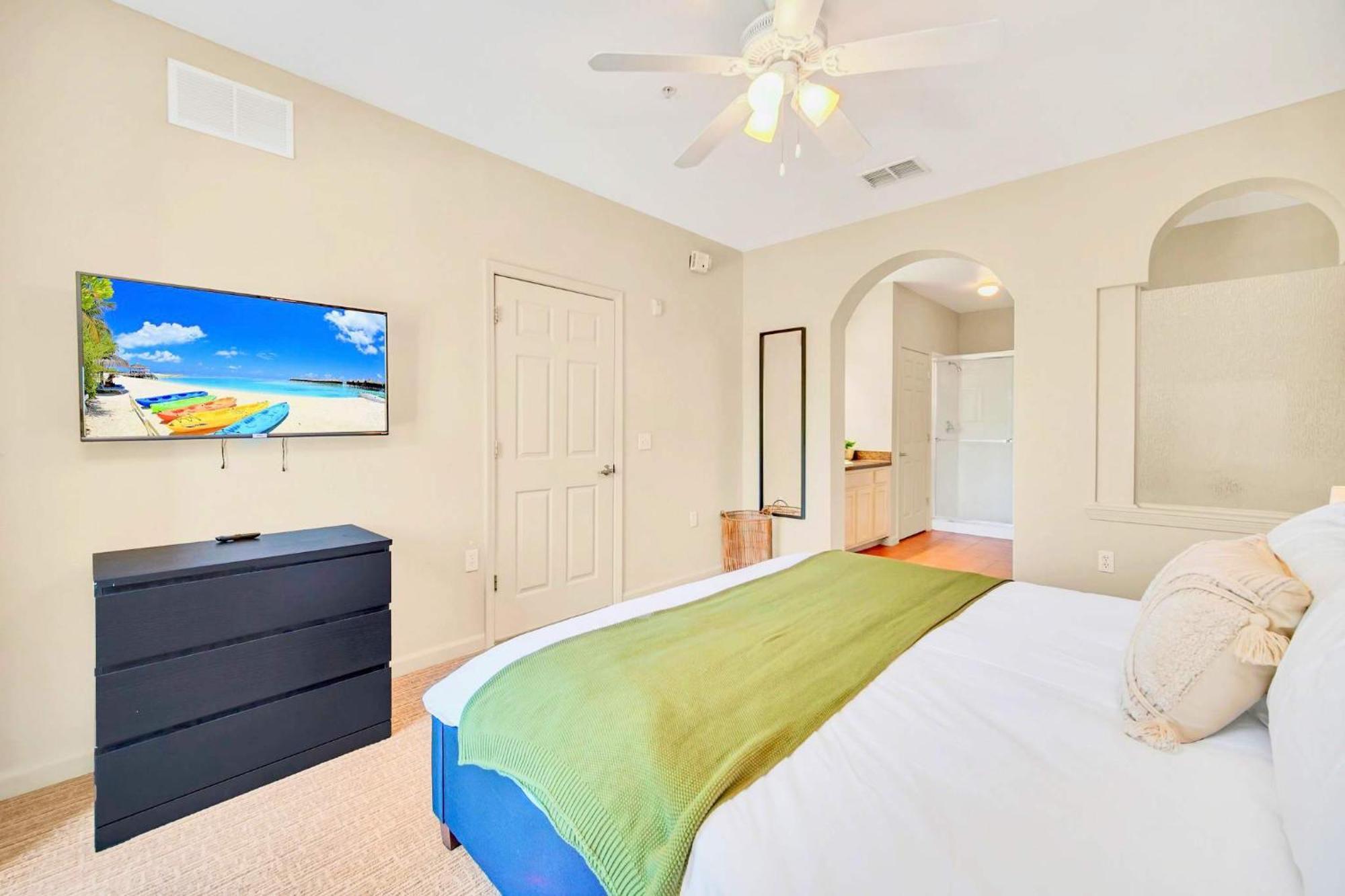 Stunning 2Br Condo With Hot Tub And Pool, Near Disney! أورلاندو المظهر الخارجي الصورة